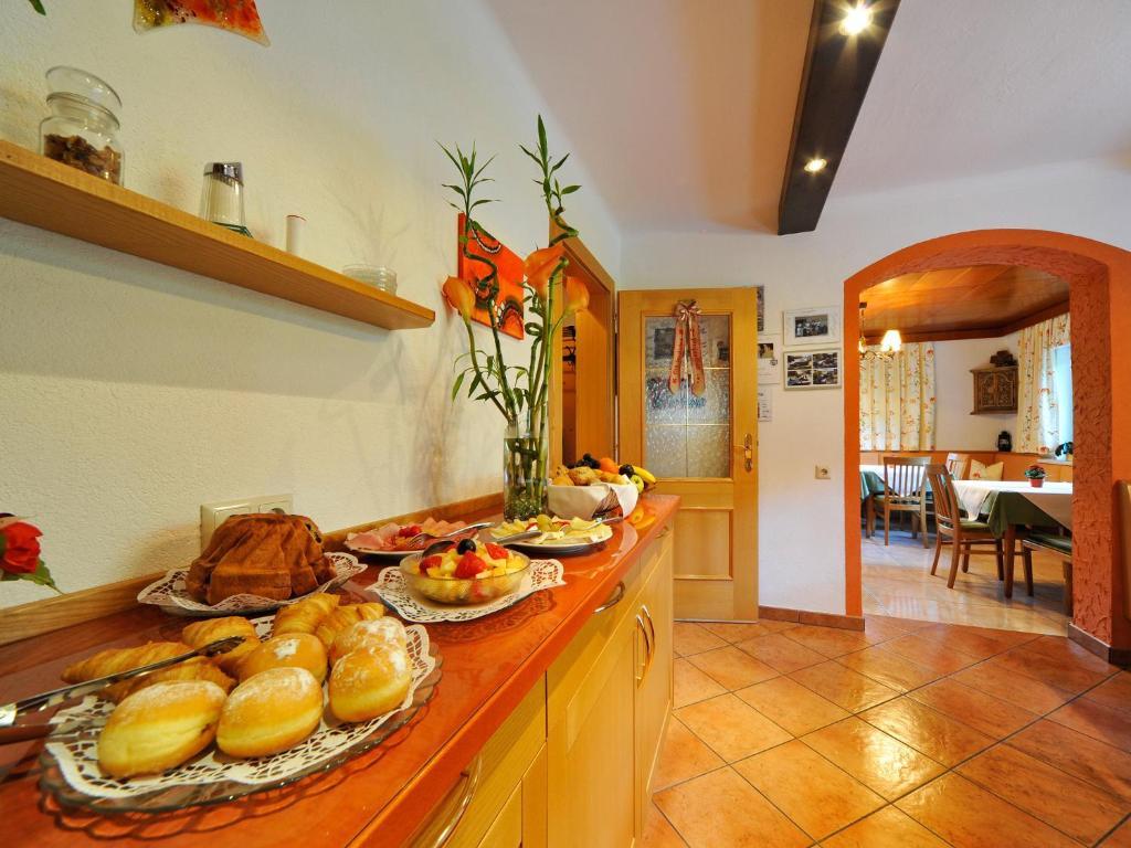 Pension Isabella Бад Кляйнкирххайм Экстерьер фото